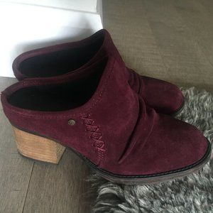 Clogs size 5, burgundy